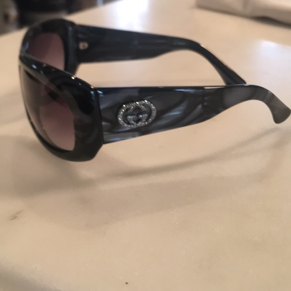 Ladies Gucci Marble Grey Sunglasses Like New!! - Picture 2 of 6